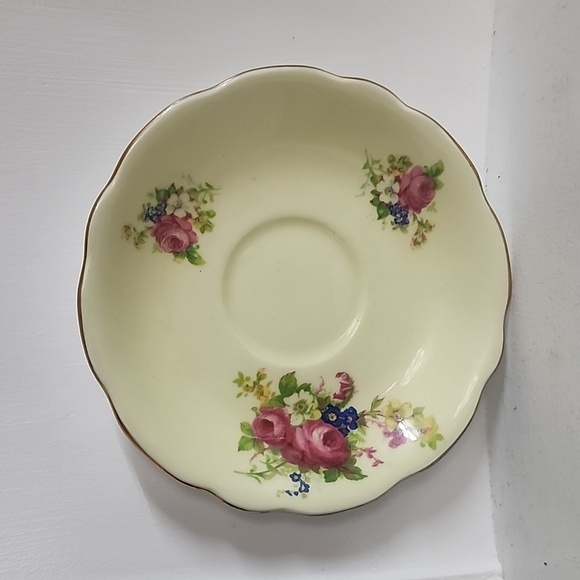 Foley Tulip Green Bone China Teacup and Saucer Set England - Picture 2 of 7